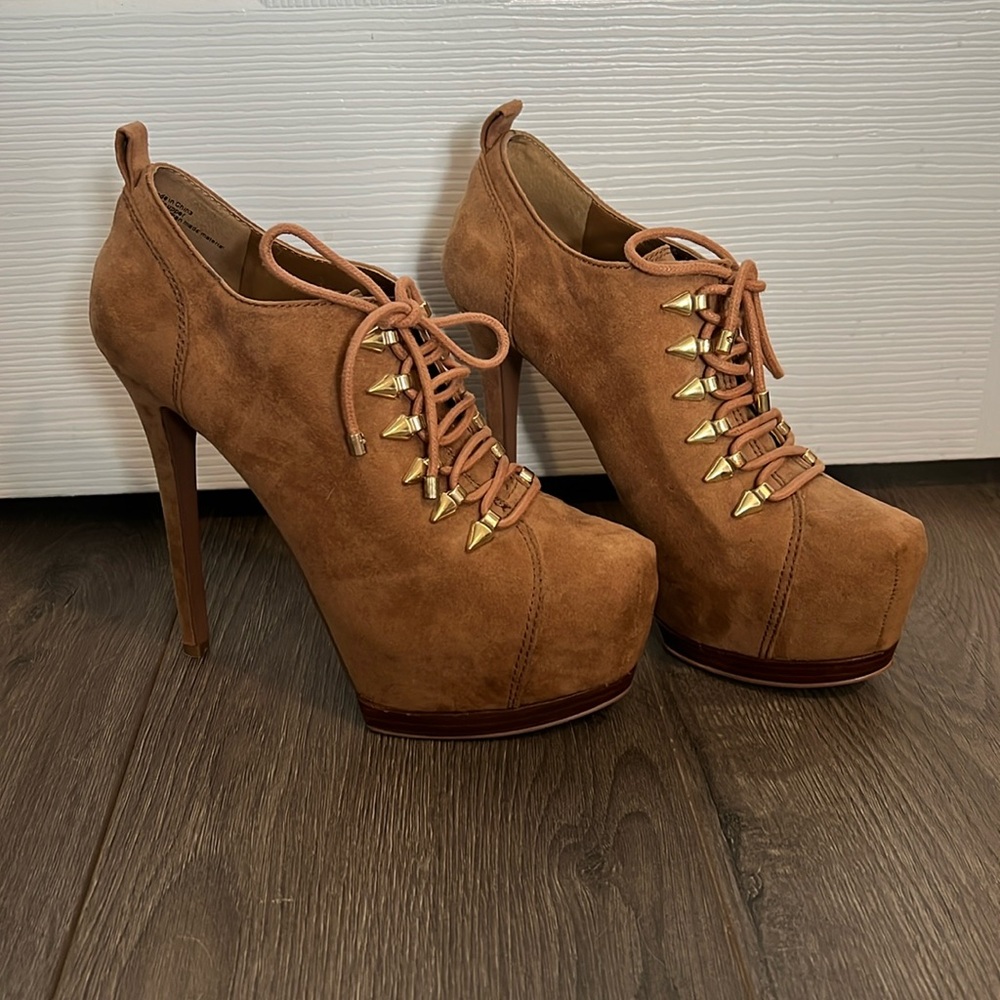 Never worn tan lace up platform heel booties